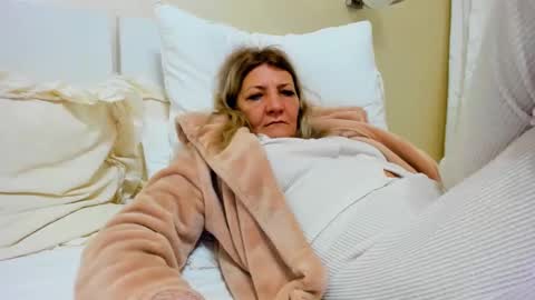 Snapshot of heyheygrey chatting on 02.19.25 Heyheygrey online show from 02.19.25