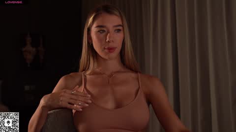 My name is Mira. Please say hello I like to chat with you. If you have requests or dirty talk please use tip online show from 02.04.25