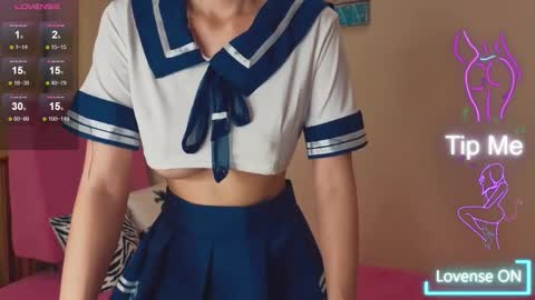 Snapshot of heyitsnaomi chatting on 12.04.25 Naomi online show from 12.04.25