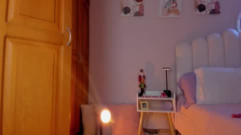 Martina Ricci Show schedule Monday to Friday 8am colombia time I work some weekends  online show from 12.17.25