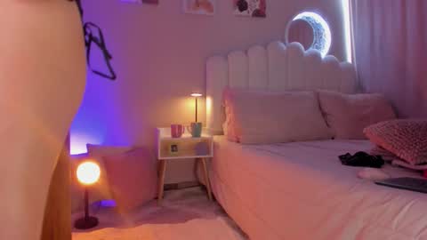 Martina Ricci Show schedule Monday to Friday 8am colombia time I work some weekends  online show from 01.18.26