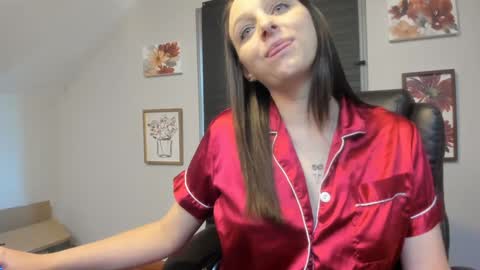 Snapshot of hi_cut_cutie chatting on 09.29.25 Paige online show from 09.29.25