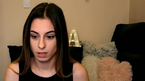 Snapshot of hidden_gem__ chatting on 11.27.25 Ana online show from 11.27.25