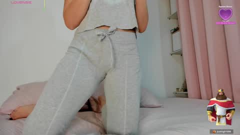 Snapshot of hiddendana chatting on 02.19.26 Dana online show from 02.19.26