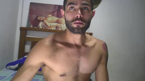 Snapshot of hideonbush051 chatting on 09.30.25 hideonbush online show from 09.30.25