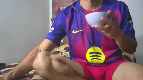 Snapshot of hideonbush051 chatting on 11.09.25 hideonbush online show from 11.09.25