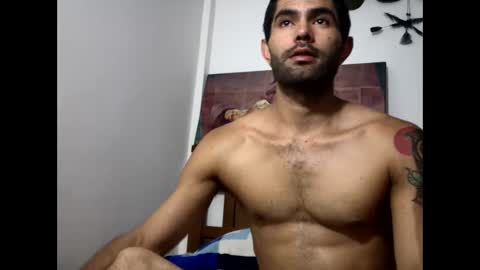 Snapshot of hideonbush051 chatting on 11.09.25 hideonbush online show from 11.09.25