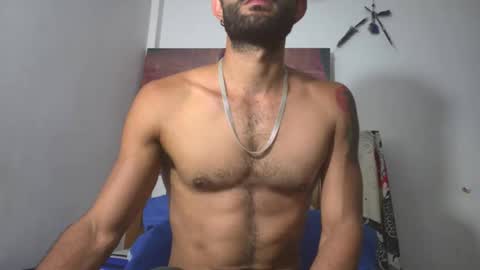 Snapshot of hideonbush051 chatting on 03.11.26 hideonbush online show from 03.11.26