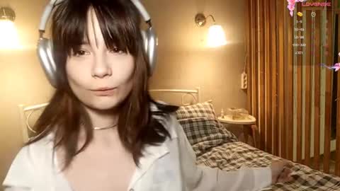 Snapshot of hienrebeck chatting on 12.18.25 May online show from 12.18.25