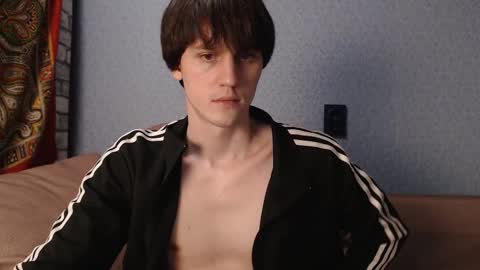 Snapshot of higherdegree chatting on 03.27.26 higherdegree online show from 03.27.26