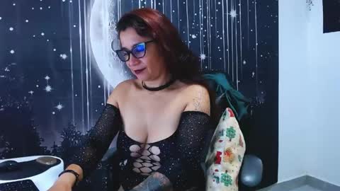 Snapshot of hikaryfire chatting on 05.28.26 hikaryfire online show from 05.28.26