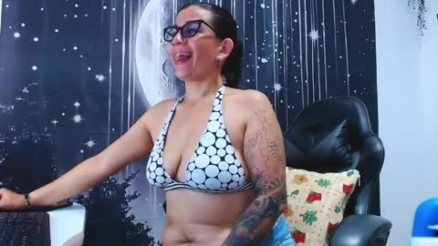 Snapshot of hikaryfire chatting on 05.31.26 hikaryfire online show from 05.31.26