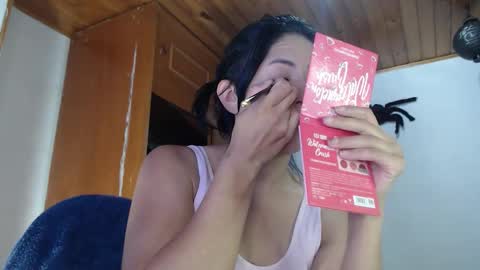 hilaril18 online show from 11.01.25