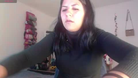 Snapshot of hilari18 chatting on 06.20.26 hilaril18 online show from 06.20.26