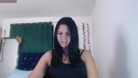 Snapshot of hilari18 chatting on 07.16.26 hilaril18 online show from 07.16.26
