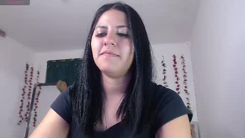 Snapshot of hilari18 chatting on 07.23.26 hilaril18 online show from 07.23.26