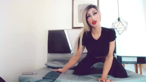 Hilary Avilan online show from 01.03.25