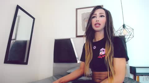 Hilary Avilan online show from 01.07.25