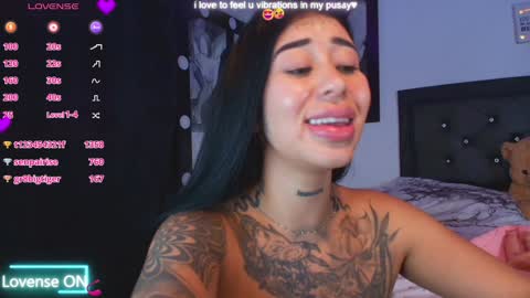 Snapshot of hilary_jones_22 chatting on 01.20.25 LUNA new account  FOLLOW ME online show from 01.20.25