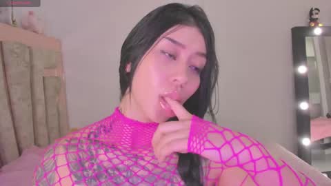 Snapshot of hilary_jones_22 chatting on 05.10.26 LUNA new account FOLLOW ME online show from 05.10.26