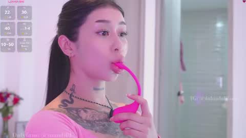 Snapshot of hilary_jones_22 chatting on 07.09.26 LUNA new account FOLLOW ME online show from 07.09.26