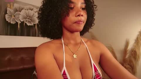 Snapshot of hilaryebony_ chatting on 05.04.26 - 29p online show from 05.04.26