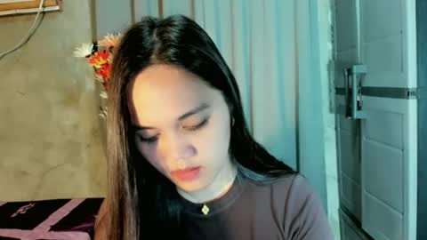 hilarymolly online show from 06.19.26