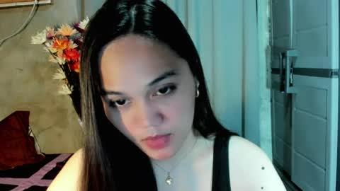 hilarymolly online show from 07.12.26