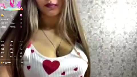 Snapshot of hildaaxley chatting on 10.20.25 Ani online show from 10.20.25