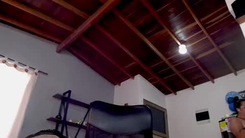 Snapshot of hillary_12 chatting on 10.11.25 Miranda online show from 10.11.25