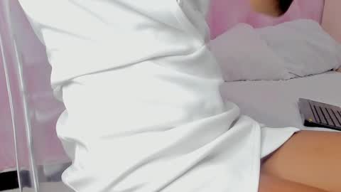  Hillary  online show from 02.12.25