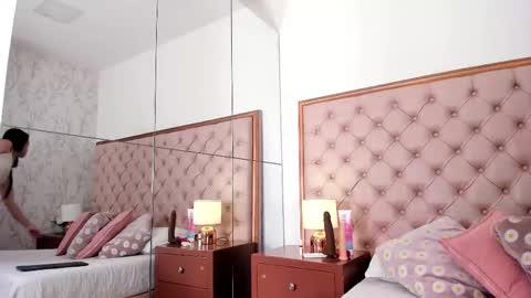 Hillary online show from 10.11.25