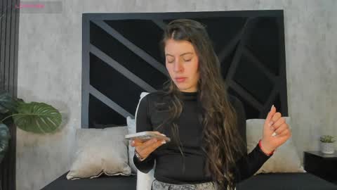 Hillar Myer online show from 06.06.26
