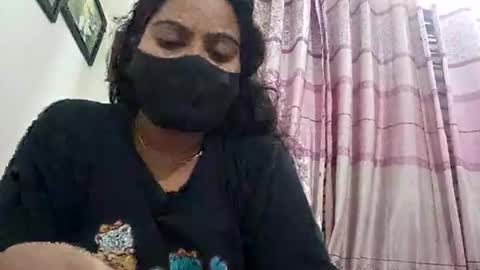 himuhimu22 online show from 10.28.25