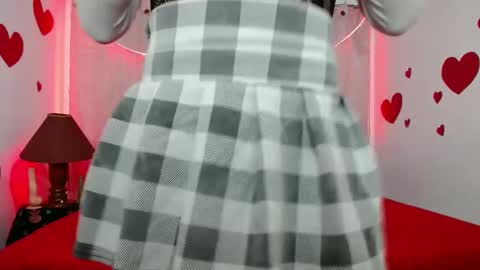 Snapshot of hinasha chatting on 02.18.25 Angel online show from 02.18.25