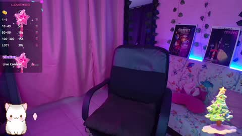 Snapshot of hinata_te3n chatting on 12.31.24 violet moon online show from 12.31.24