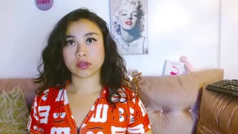 Snapshot of hinataleecs chatting on 01.05.25 hinata lee online show from 01.05.25