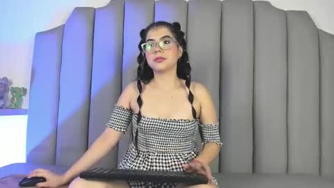 Snapshot of hinatamiraii chatting on 12.05.25 hinatamiraii online show from 12.05.25