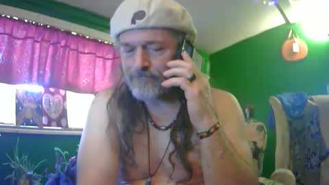 Snapshot of hippiedad333 chatting on 06.01.26 hippiedad333 online show from 06.01.26