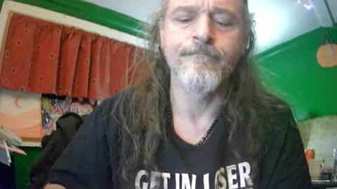 Snapshot of hippiedad333 chatting on 06.14.26 hippiedad333 online show from 06.14.26
