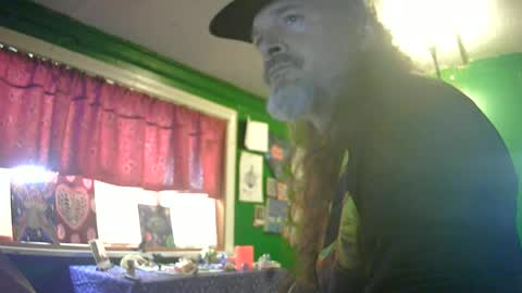 Snapshot of hippiedad333 chatting on 06.18.26 hippiedad333 online show from 06.18.26