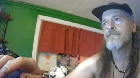Snapshot of hippiedad333 chatting on 06.24.26 hippiedad333 online show from 06.24.26