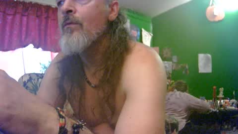 Snapshot of hippiedad333 chatting on 08.02.26 hippiedad333 online show from 08.02.26