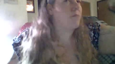 Snapshot of hippysnewhere chatting on 06.07.26 hippysnewhere online show from 06.07.26