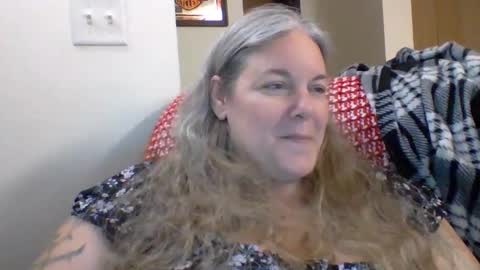 Snapshot of hippysnewhere chatting on 06.08.26 hippysnewhere online show from 06.08.26