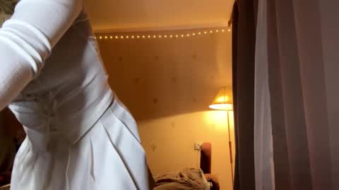 I am Amy ntmu Lets hit 10 Thumbs Up together online show from 03.04.26