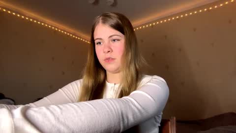 I am Amy ntmu Lets hit 10 Thumbs Up together online show from 03.16.26