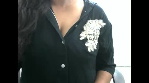 Snapshot of hisslust chatting on 11.20.25 hisslust online show from 11.20.25