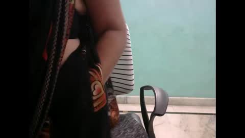 Snapshot of hisslust chatting on 12.18.25 hisslust online show from 12.18.25