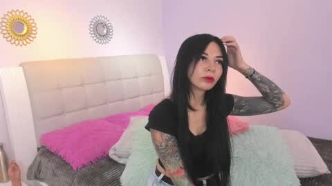 hiyakasudere_ online show from 10.10.25